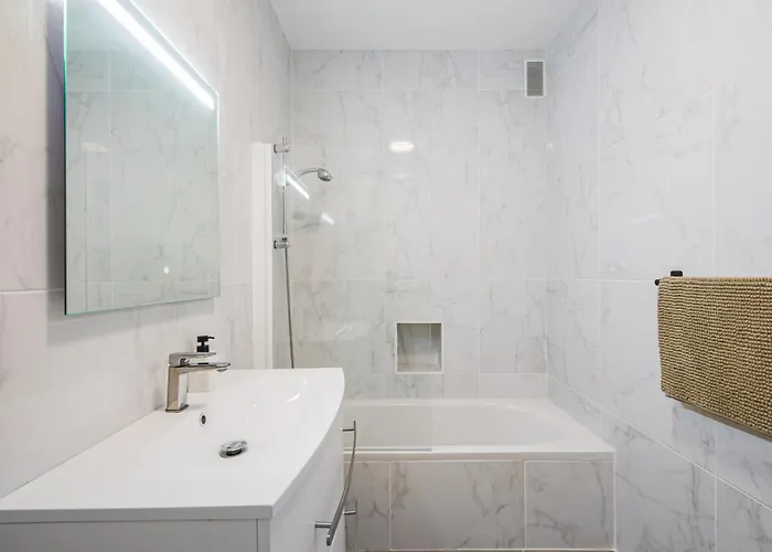 Apartment Climatisation 2p Renove 2 Personnes Tres *